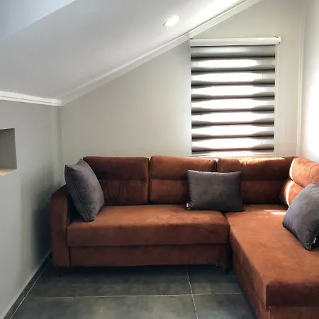 Platinum Apartment *
